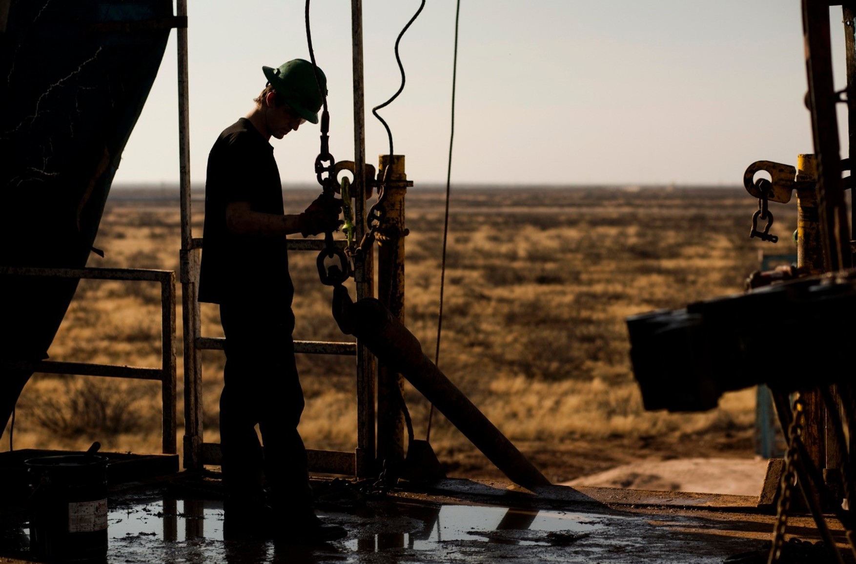 Число працюючих нафтогазових бурових установок в світі оновило рекордний мінімум