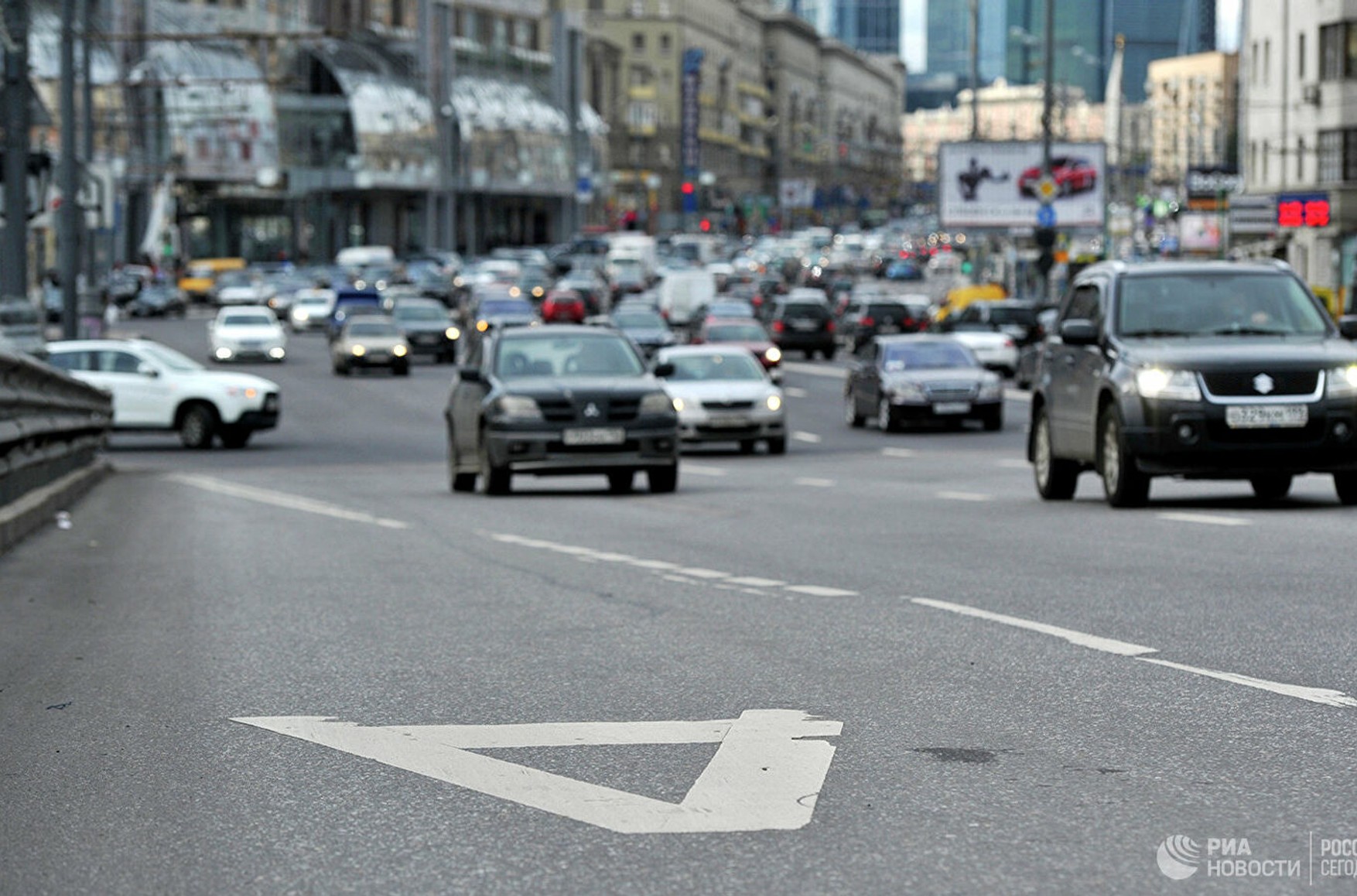 У Москві з 7 листопада обмежать проїзд автомобілів по виділених смугах