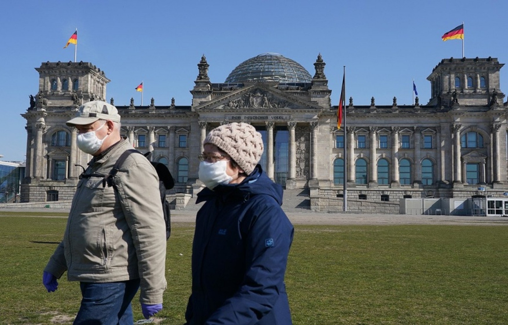 У Німеччині посилять заходи проти поширення коронавируса. У деяких містах введуть комендантську годину