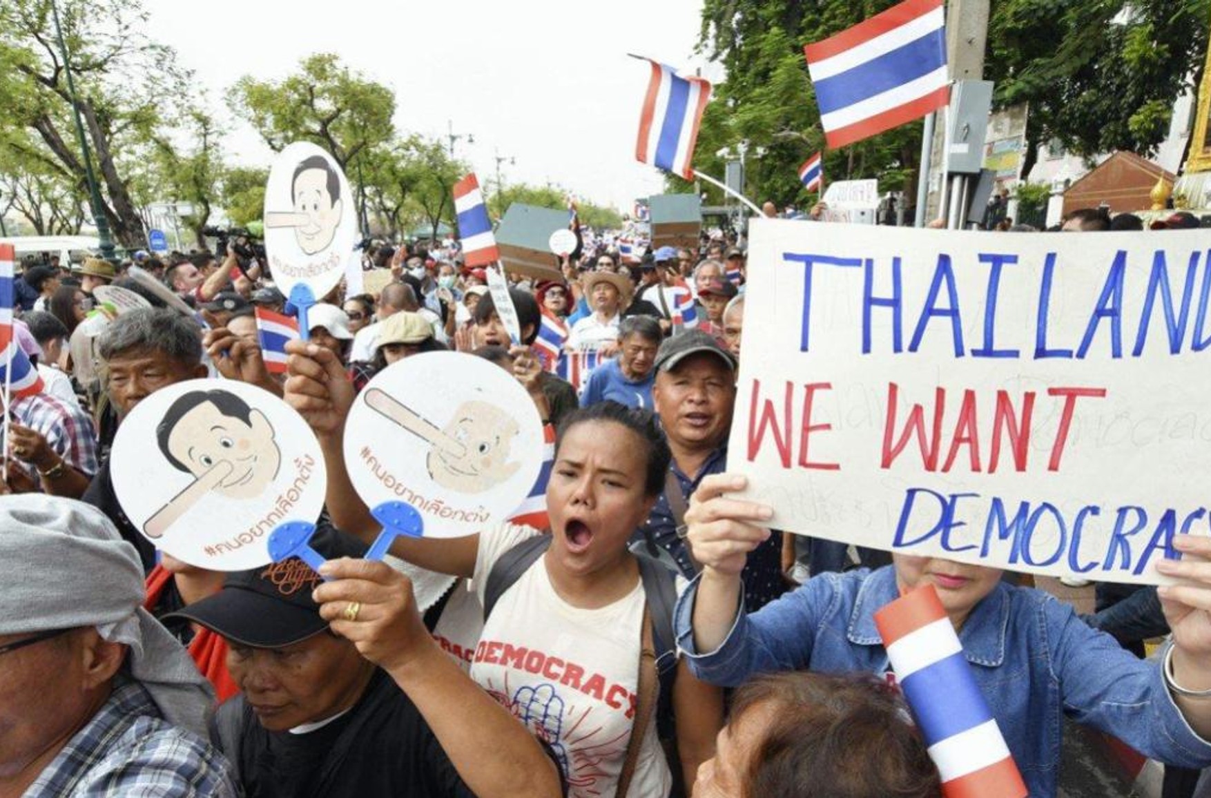 У Таїланді на тлі безпрецедентних протестів проти монархії введено надзвичайний стан