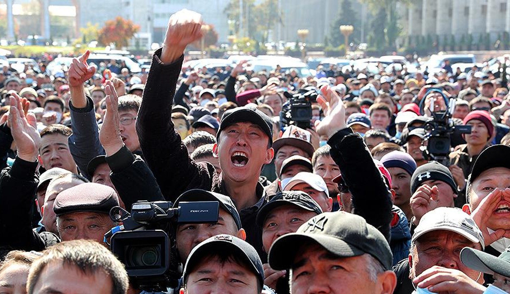 Кількість постраждалих під час протестів в Киргизії перевищила 1000 осіб