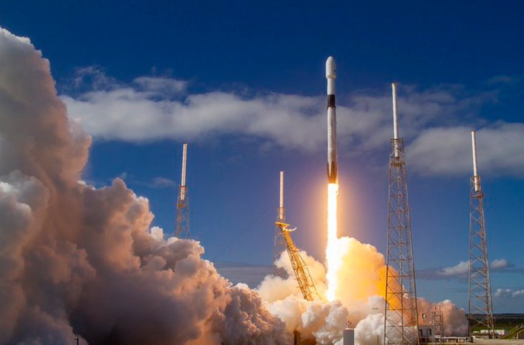 SpaceX запустила Falcon 9 з новою партією супутників Starlink