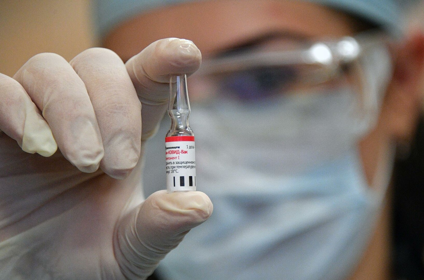 На Алтаї у трьох медиків, щеплених вакциною «Супутник V», виявили COVID-19