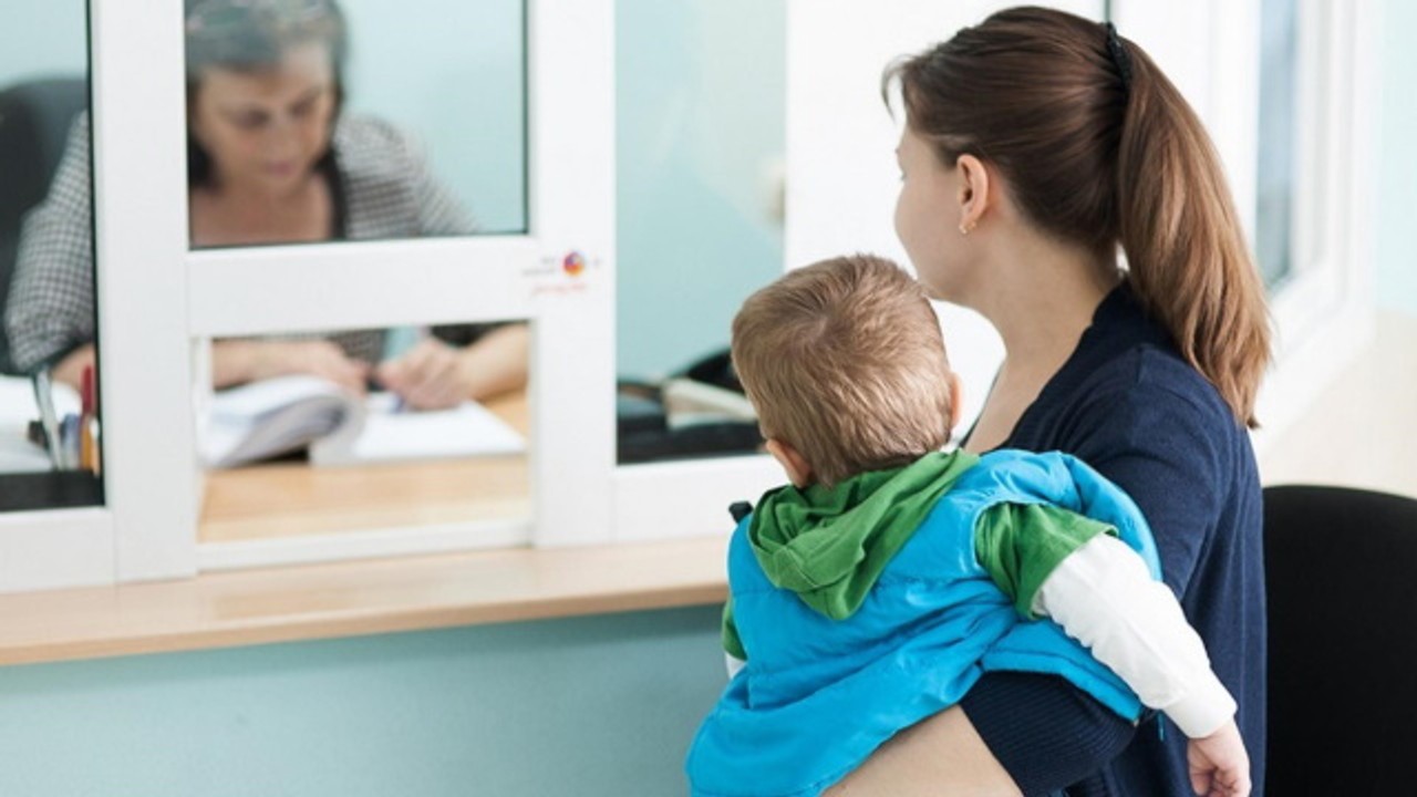 У Росії з 2022 року виплати за лікарняними та допомоги по материнству будуть виплачуватися безпосередньо, а не через роботодавця - Мішустін