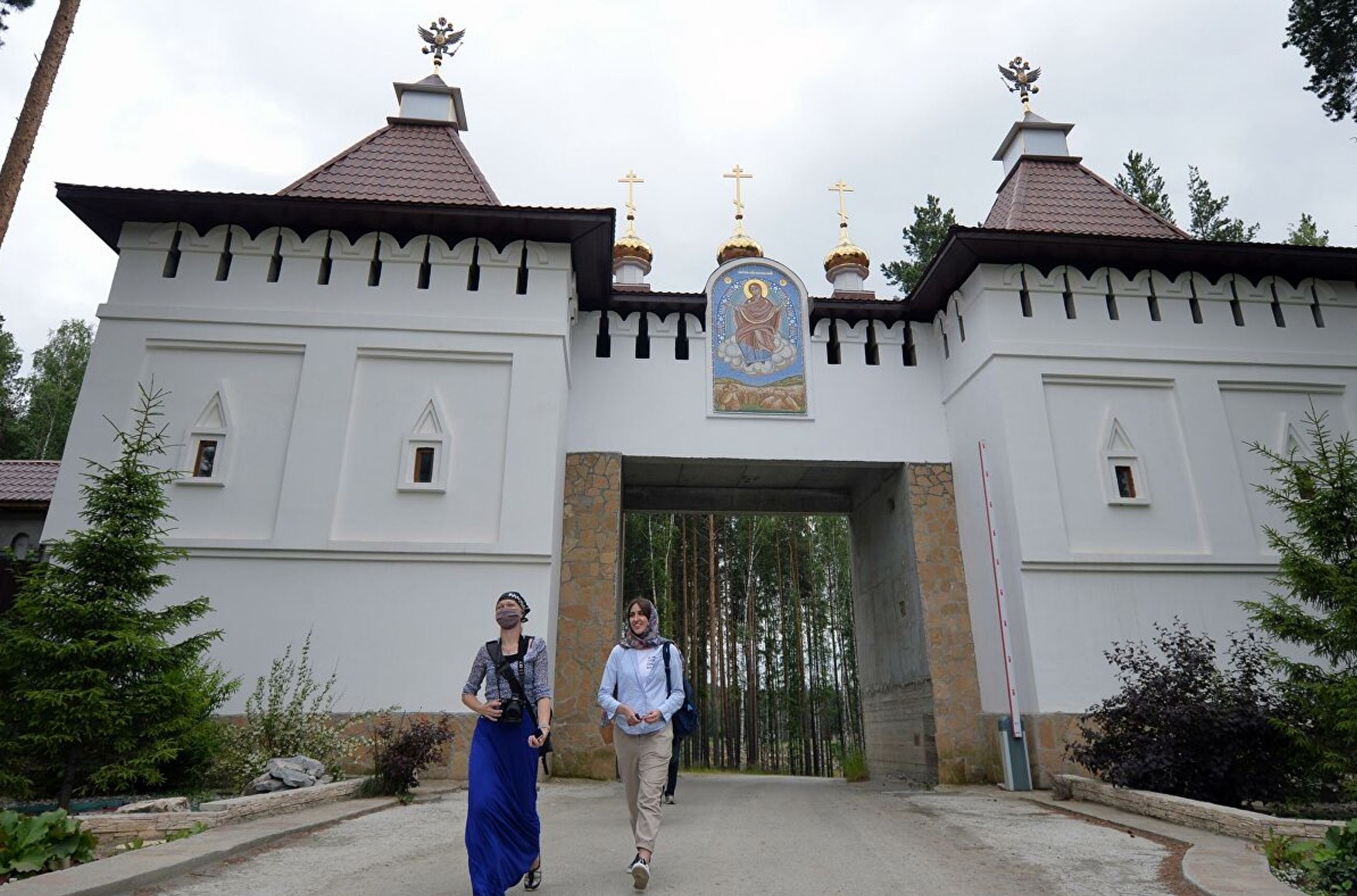 Проти двох прихожан і черниці Среднеуральского монастиря порушили кримінальну справу за недопуск до храму представників єпархії