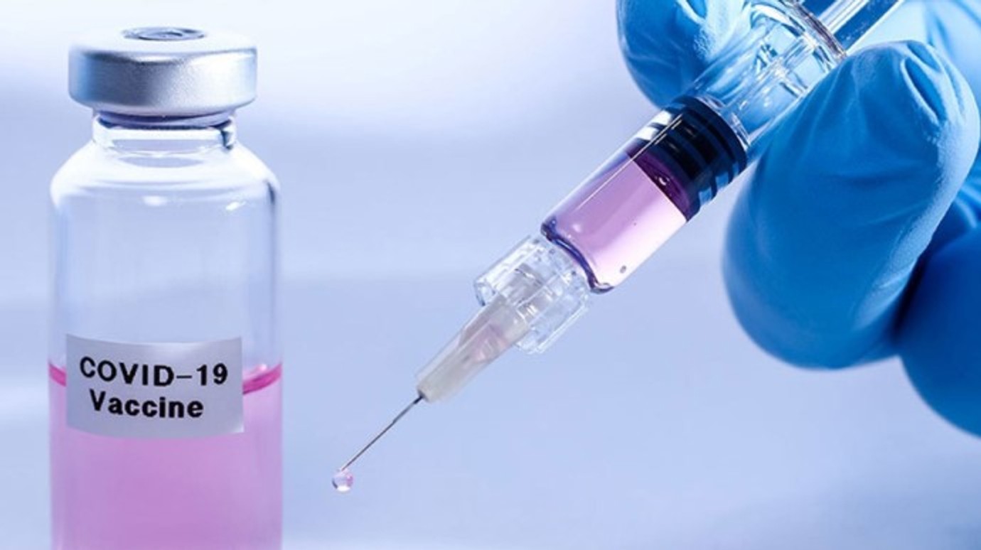 Британія планує першою із західних країн схвалити вакцину від COVID-19