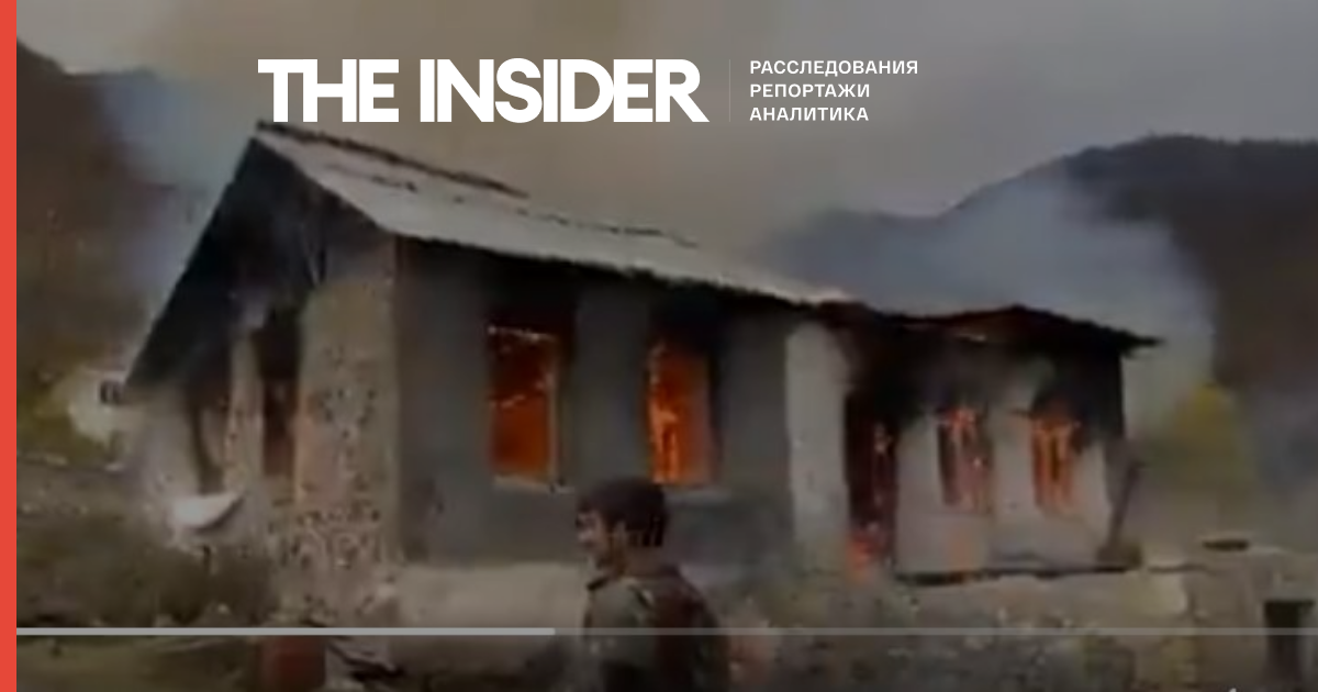 Жителі переходить Азербайджану частини Карабаху залишають і спалюють свої будинки
