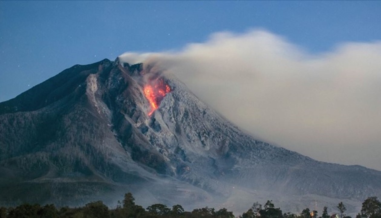 В Індонезії почав вивергатися вулкан Левотоло