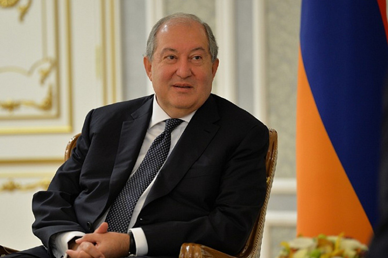 Президент Вірменії запропонував створити новий уряд і змінити конституцію