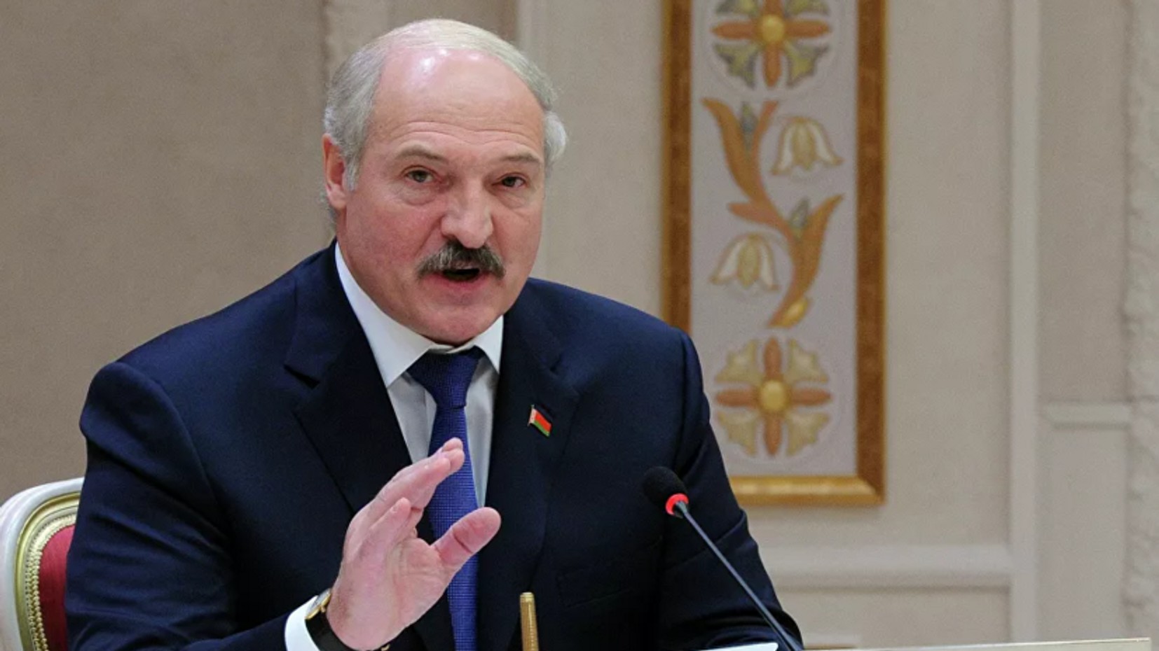 Лукашенко пообіцяв «Не працювати президентом» після прийняття нової Конституції Білорусі