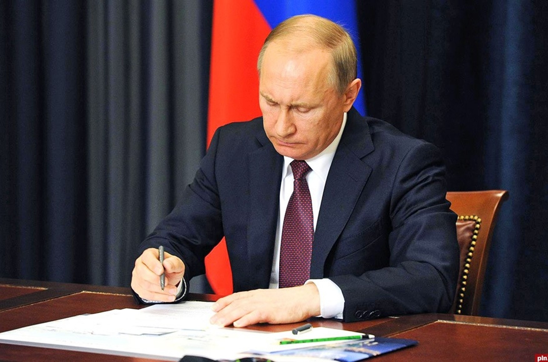 Путін відправив у відставку трьох міністрів
