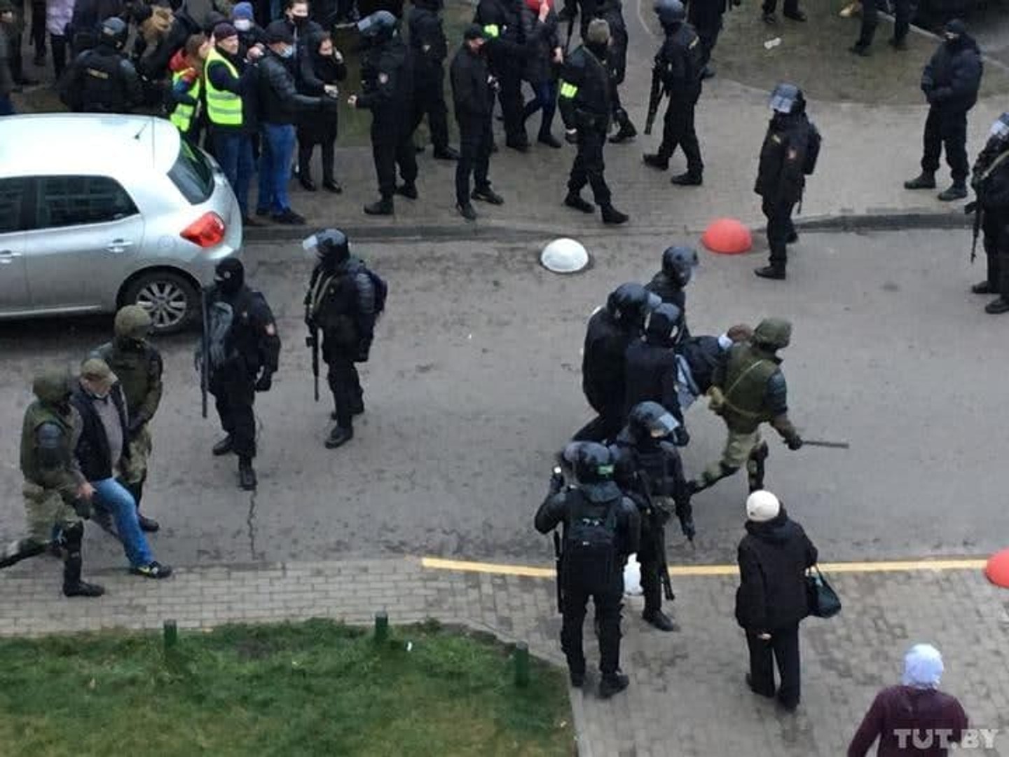 Число затриманих на акціях протесту в Білорусі зросла до 650 осіб