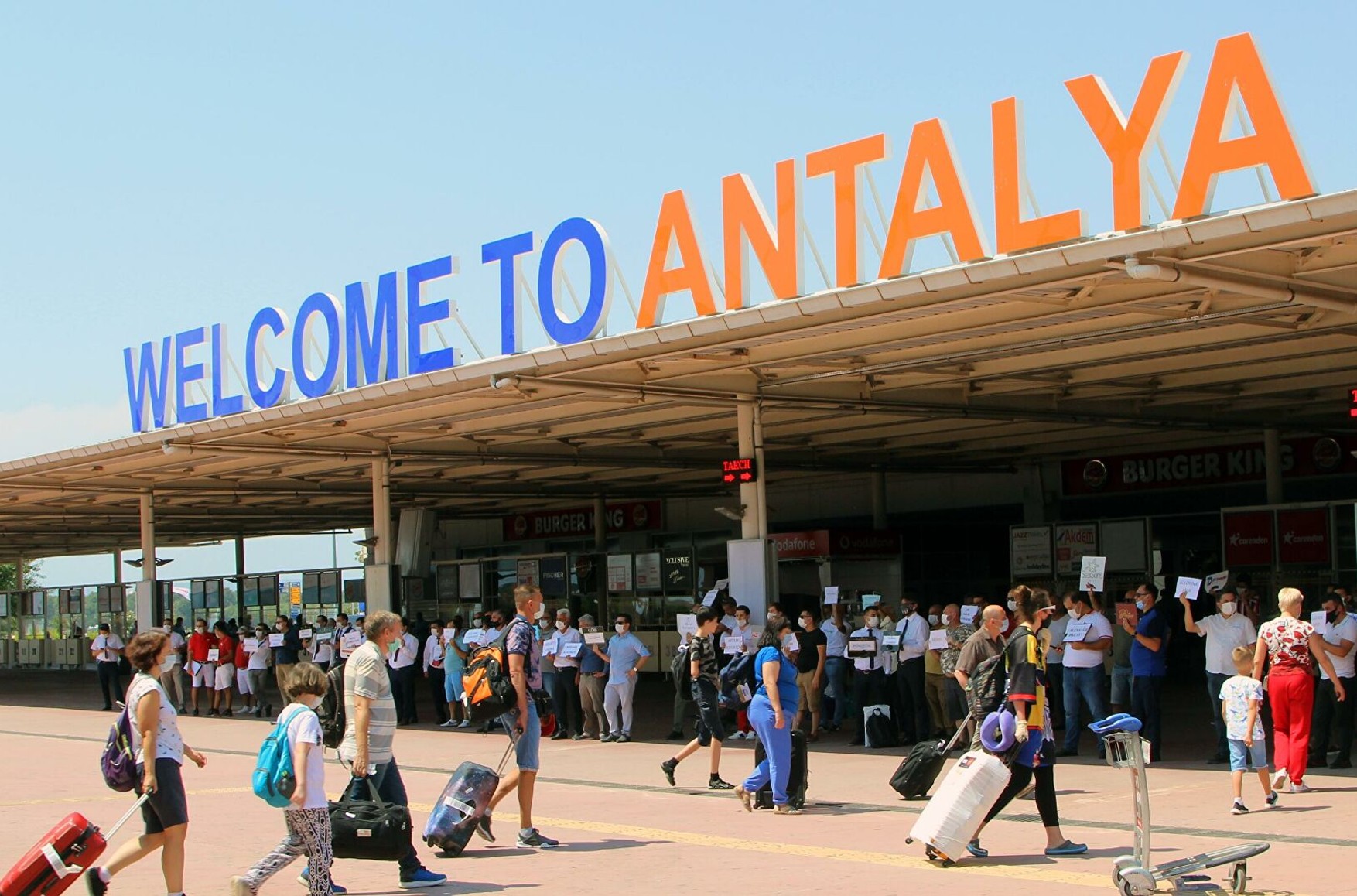 МВС Туреччини дозволив туристам не дотримуватися комендантської години