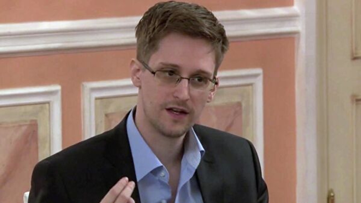 Едвард Сноуден подає заяву на подвійне російсько-американське громадянство