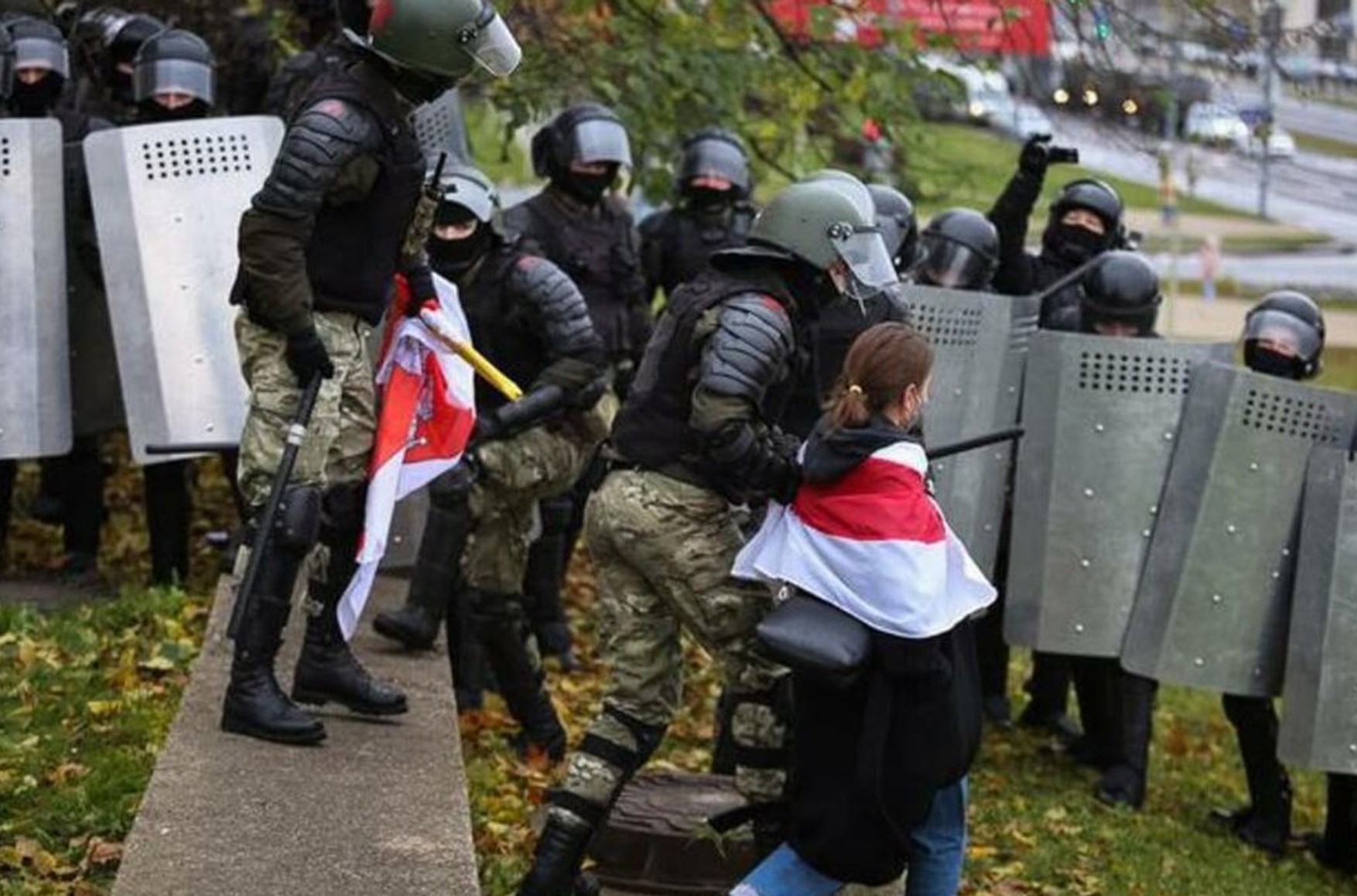 Правозахисники повідомили про 340 затриманих на протестах в Білорусі
