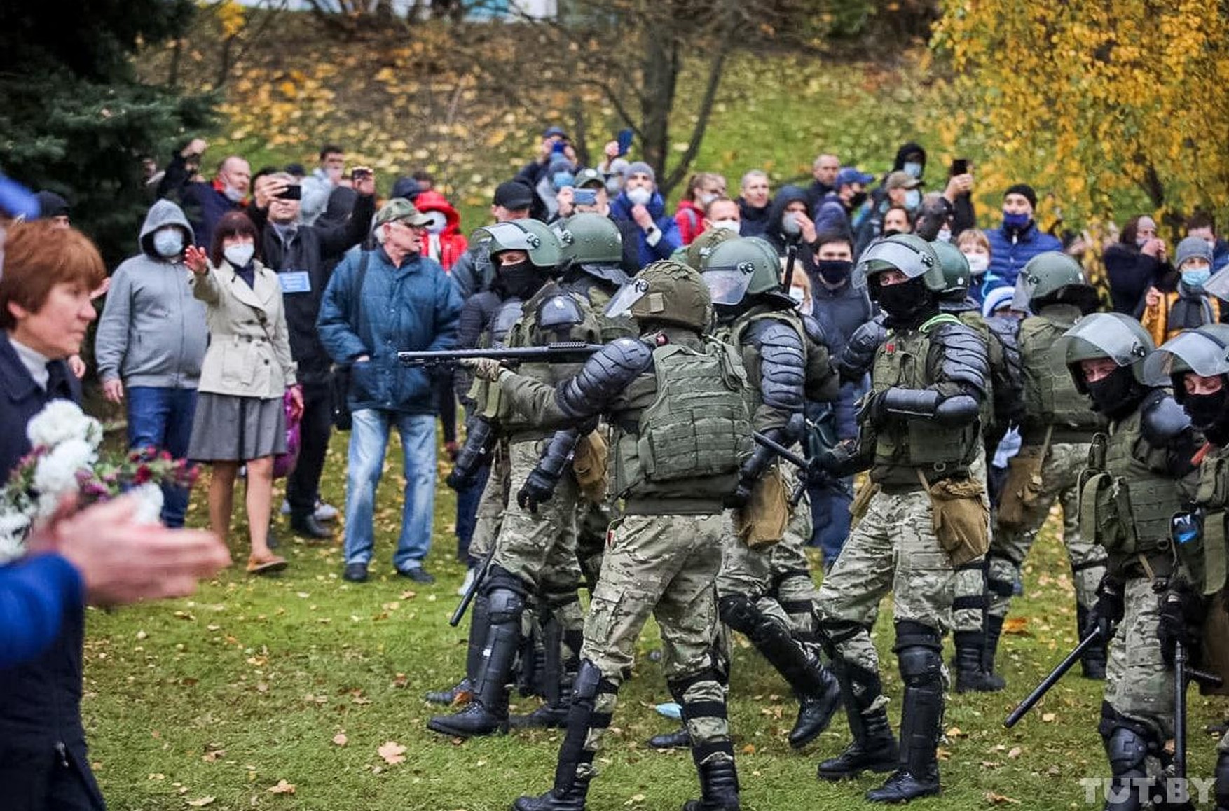 У Білорусі силовики використовували світлошумові гранати для розгону протестуючих. Затримано 36 осіб
