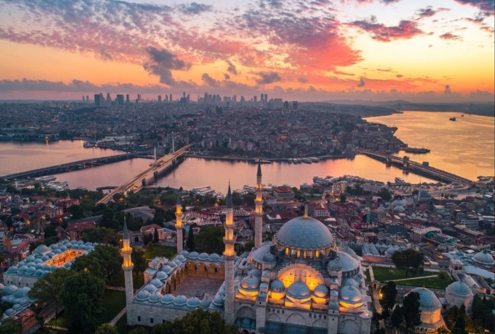 МВС Туреччини проводить розслідування відносно мера Стамбула