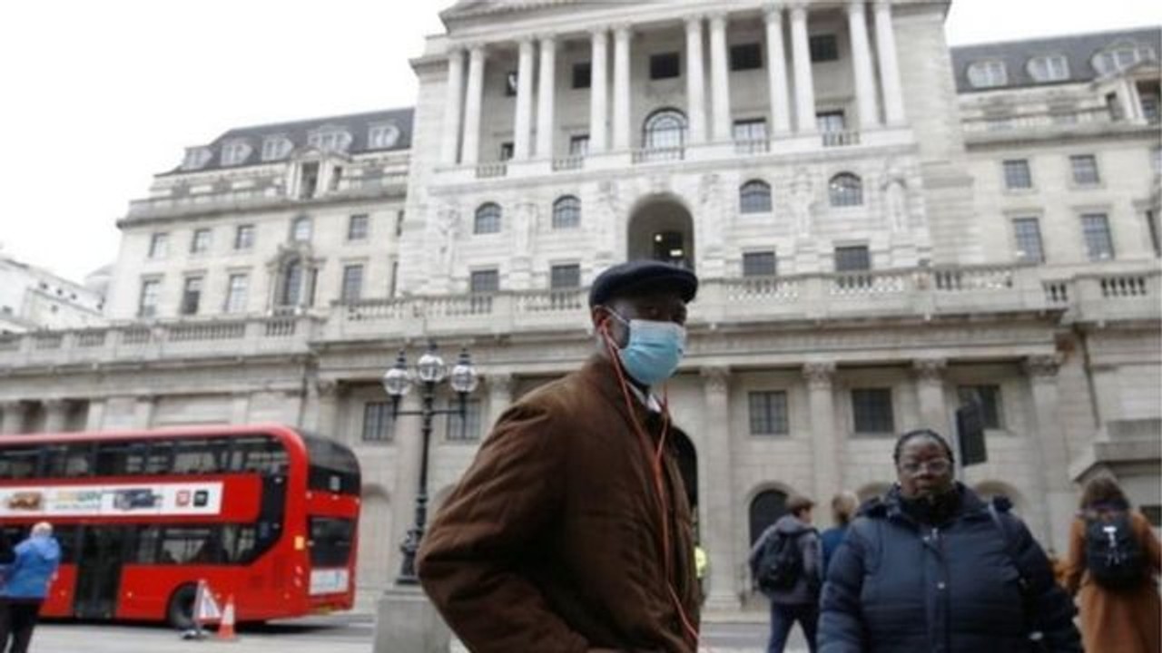 Влада Великобританії попередили про «вихід з-під контролю» нового штаму коронавируса