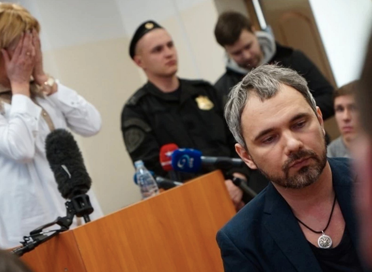 Суд в Єкатеринбурзі дозволив достроково випустити на свободу фотографа Дмитра Лошагіна, засудженого за вбивство дружини