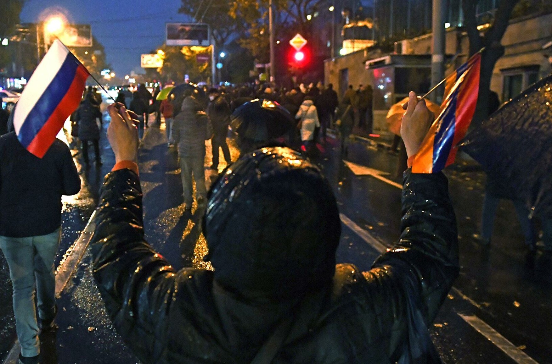 В Єревані пройшов мітинг за відставку Пашиняна. На вулицю вийшли кілька тисяч людей
