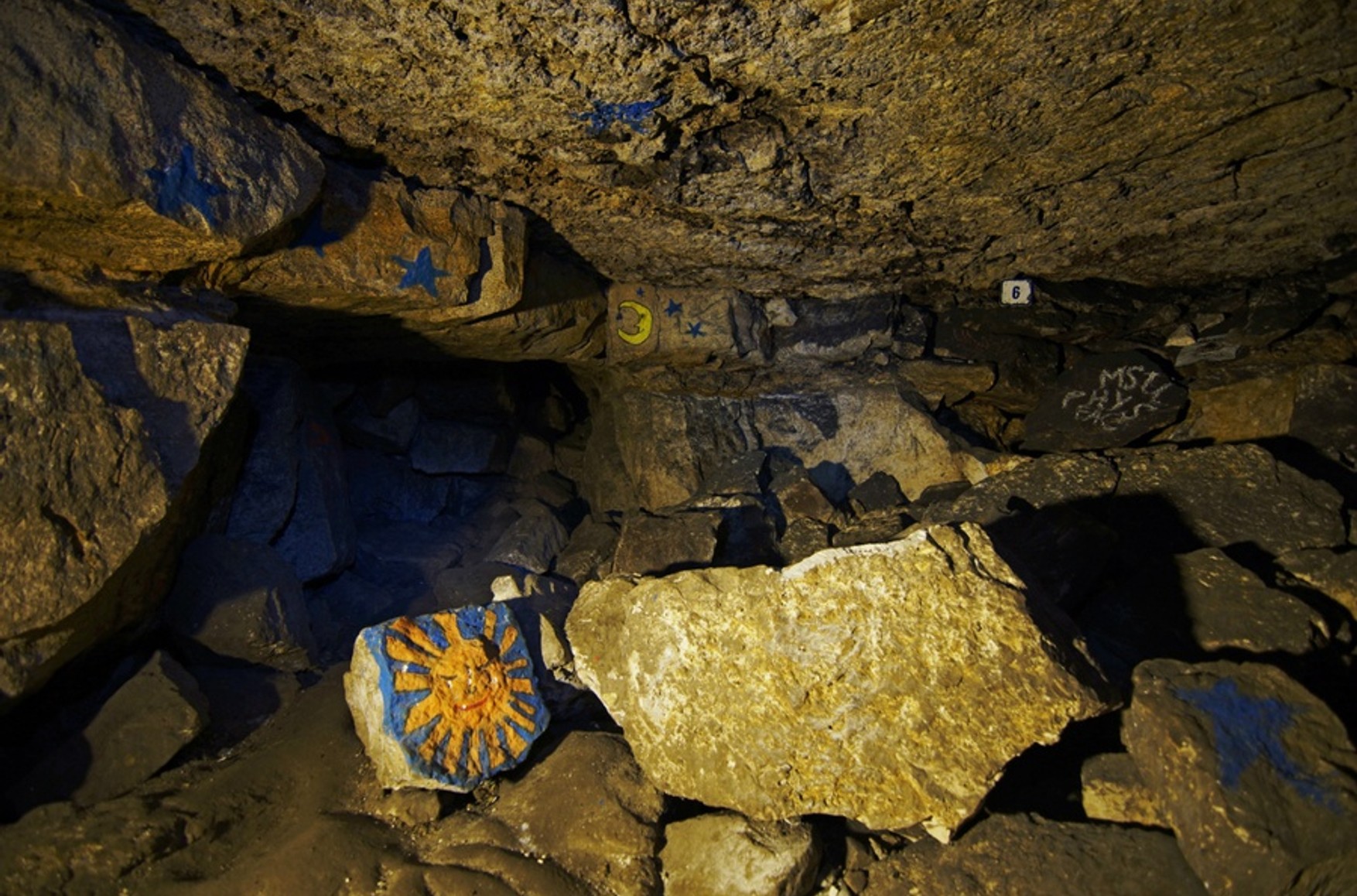 У Підмосков'ї знайшли дітей, які заблукали в печерах Сьянов