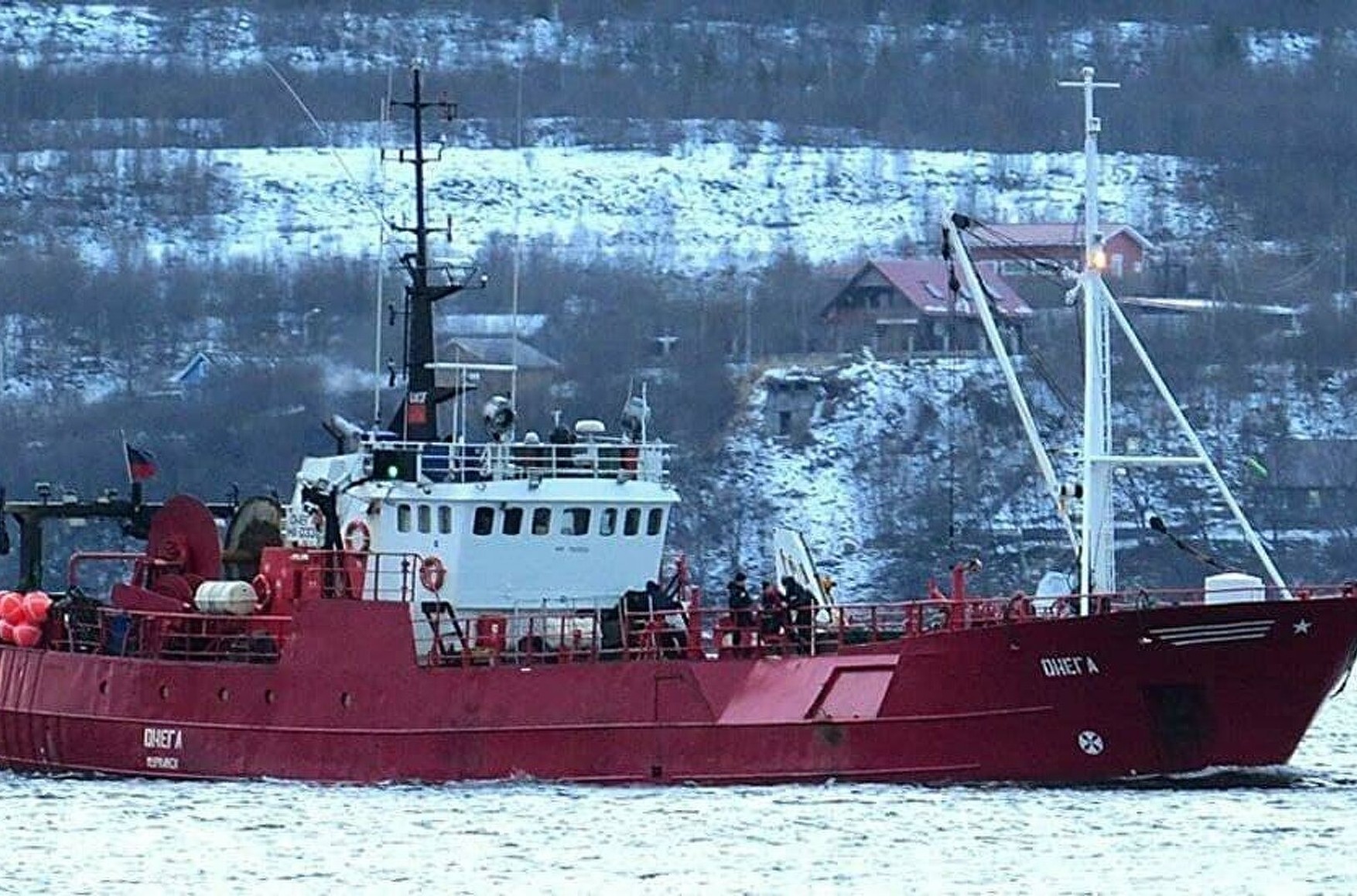 У Баренцевому морі затонуло риболовецьке судно з 19 моряками на борту