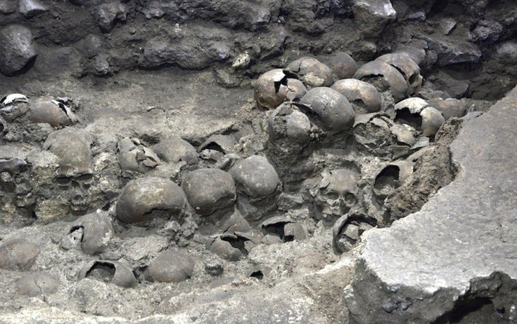 Археологи знайшли в Мехіко нові частини «ацтекської вежі черепів»