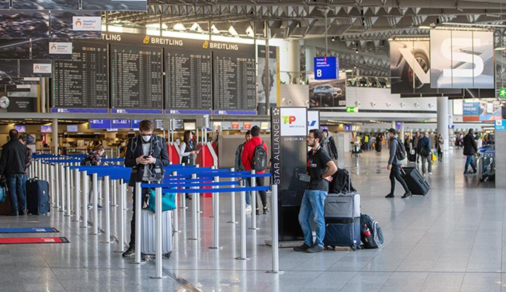 Прилетіли з Великобританії до Німеччини виявилися заблоковані в аеропорту