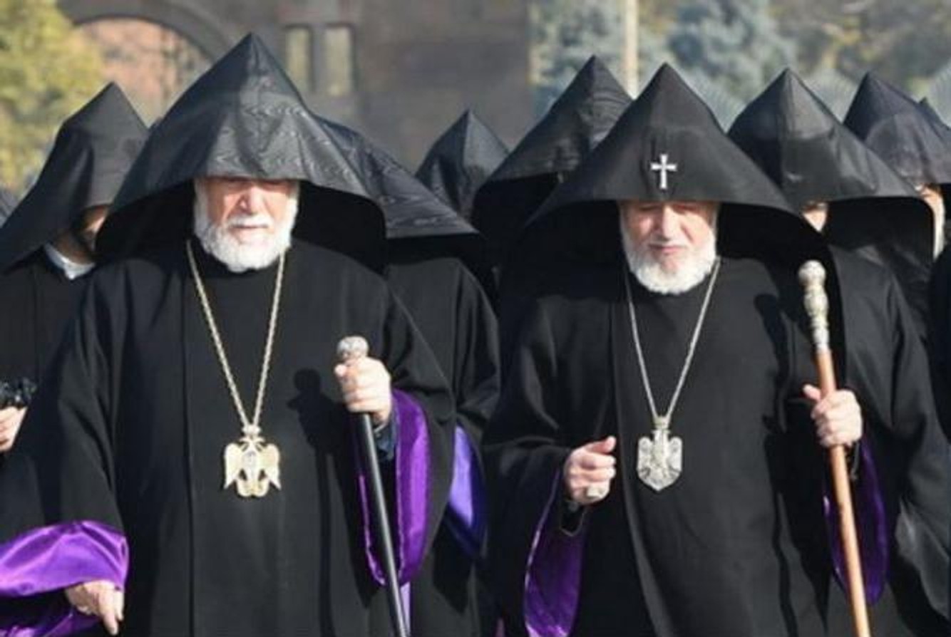 Глави вірменської церкви закликали Пашиняна піти у відставку