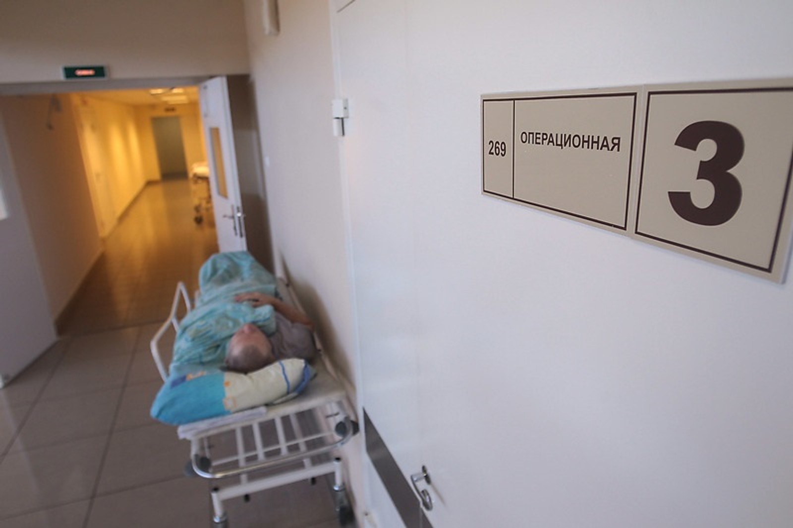 У Петербурзі залишилося 27 ліжок для пацієнтів з коронавірусів і пневмонією - Смольний