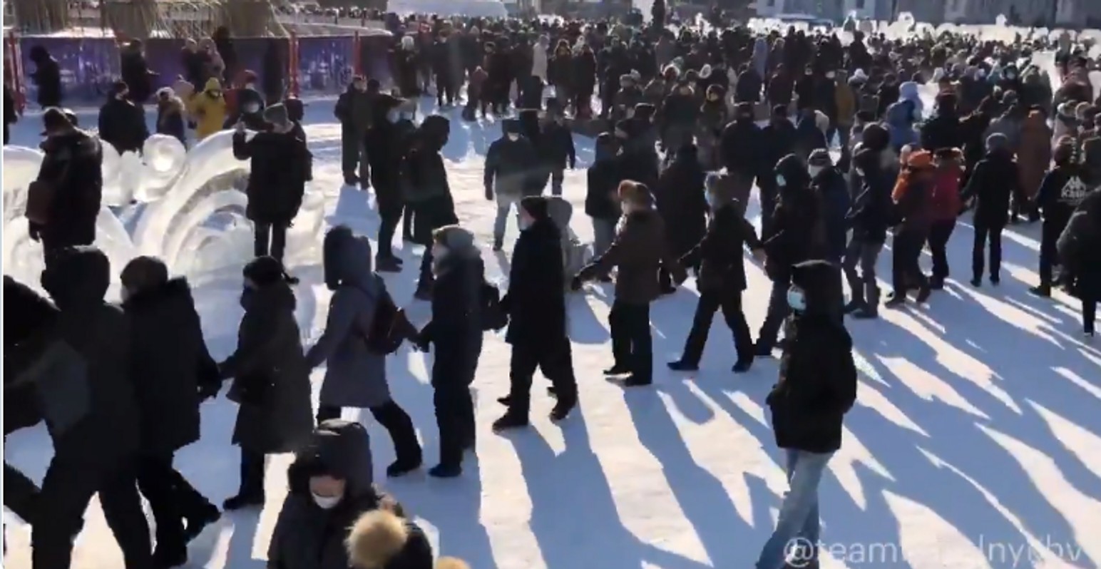 На акції в підтримку Навального в Хабаровську зібралися близько тисячі осіб