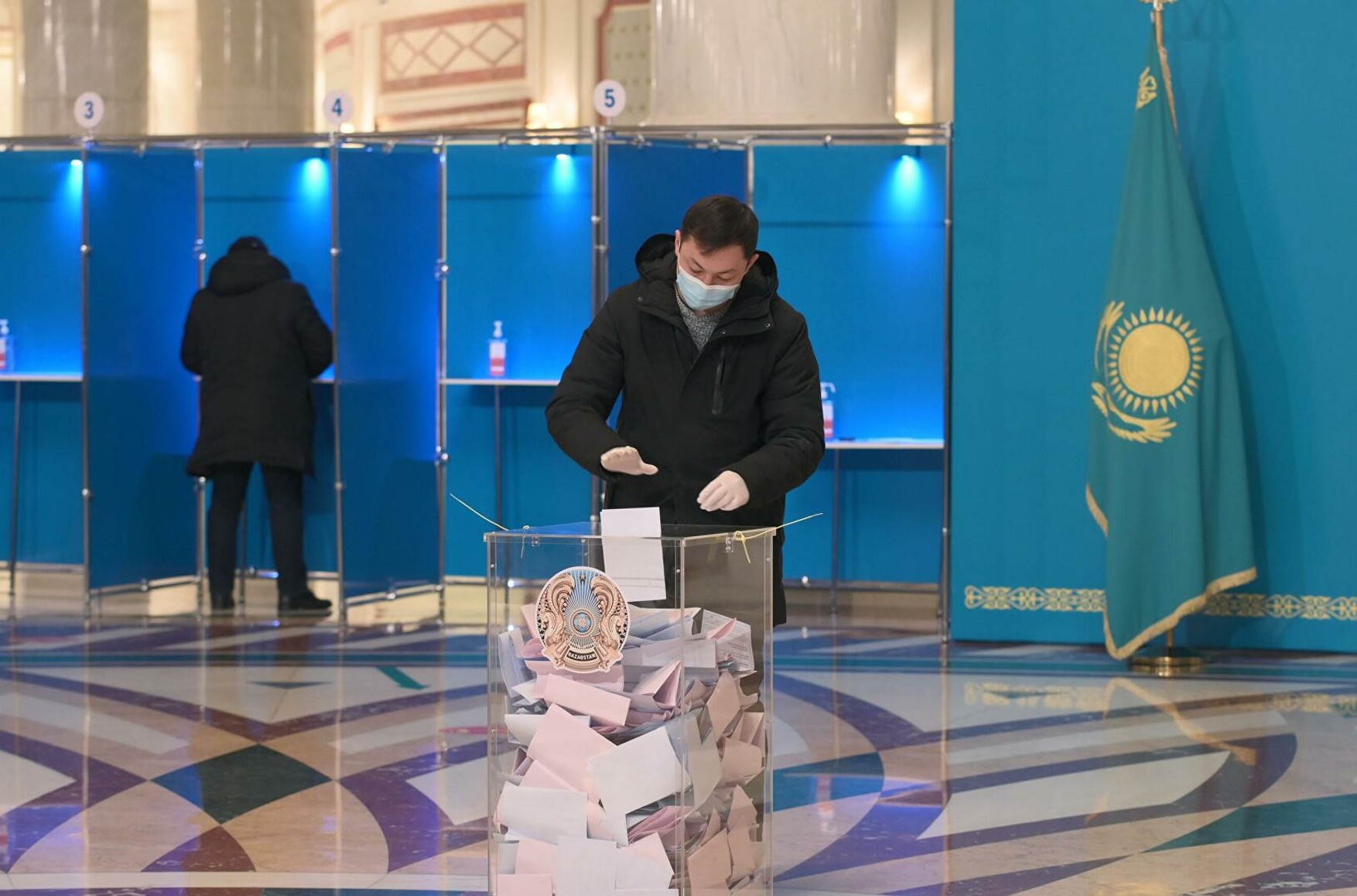 На парламентських виборах в Казахстані лідирує правляча партія - ЦВК