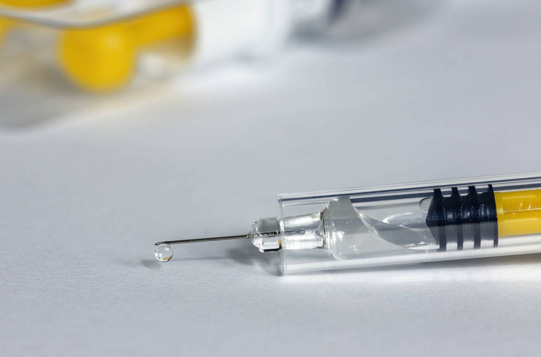 Найбільший в світі виробник вакцин відмовився від експорту оксфордской вакцини від коронавируса на найближчі місяці
