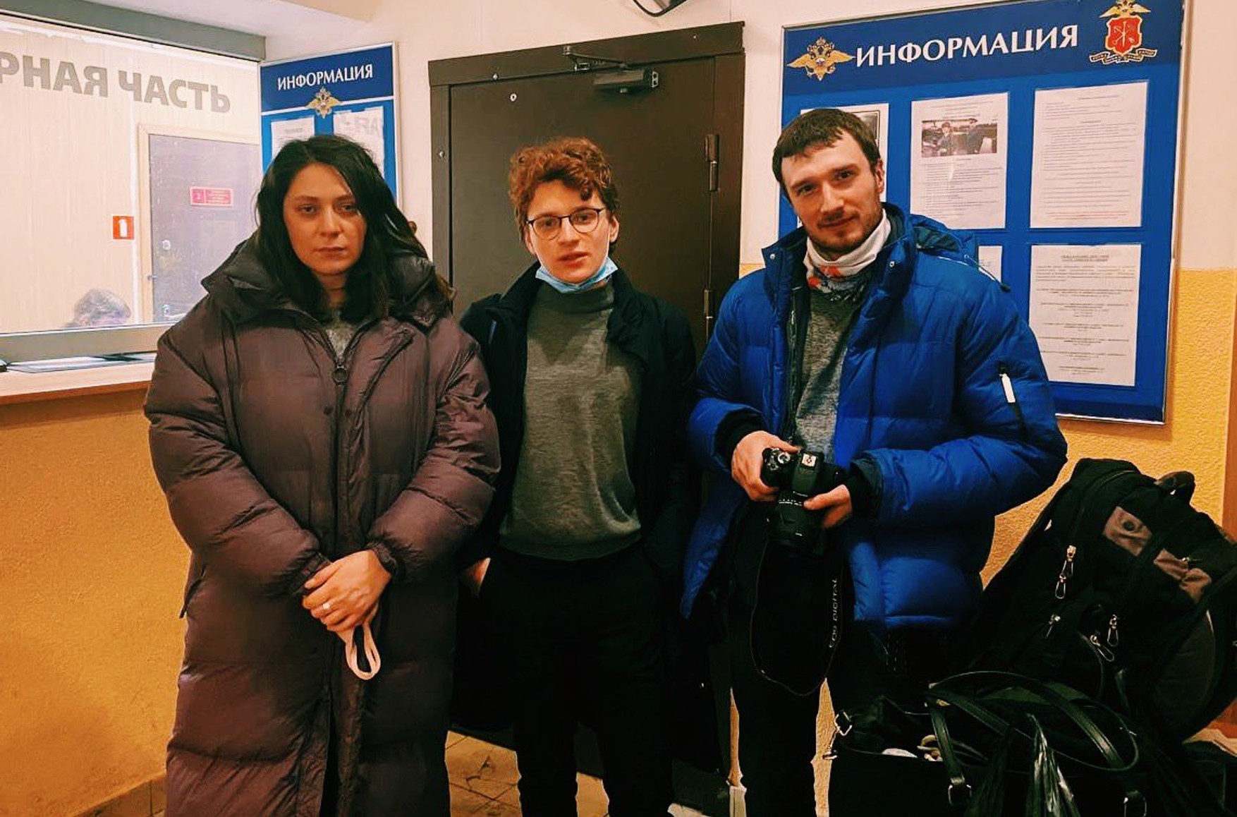 Поліція затримує активістів, які їдуть до Москви, щоб зустрічати Навального в аеропорту