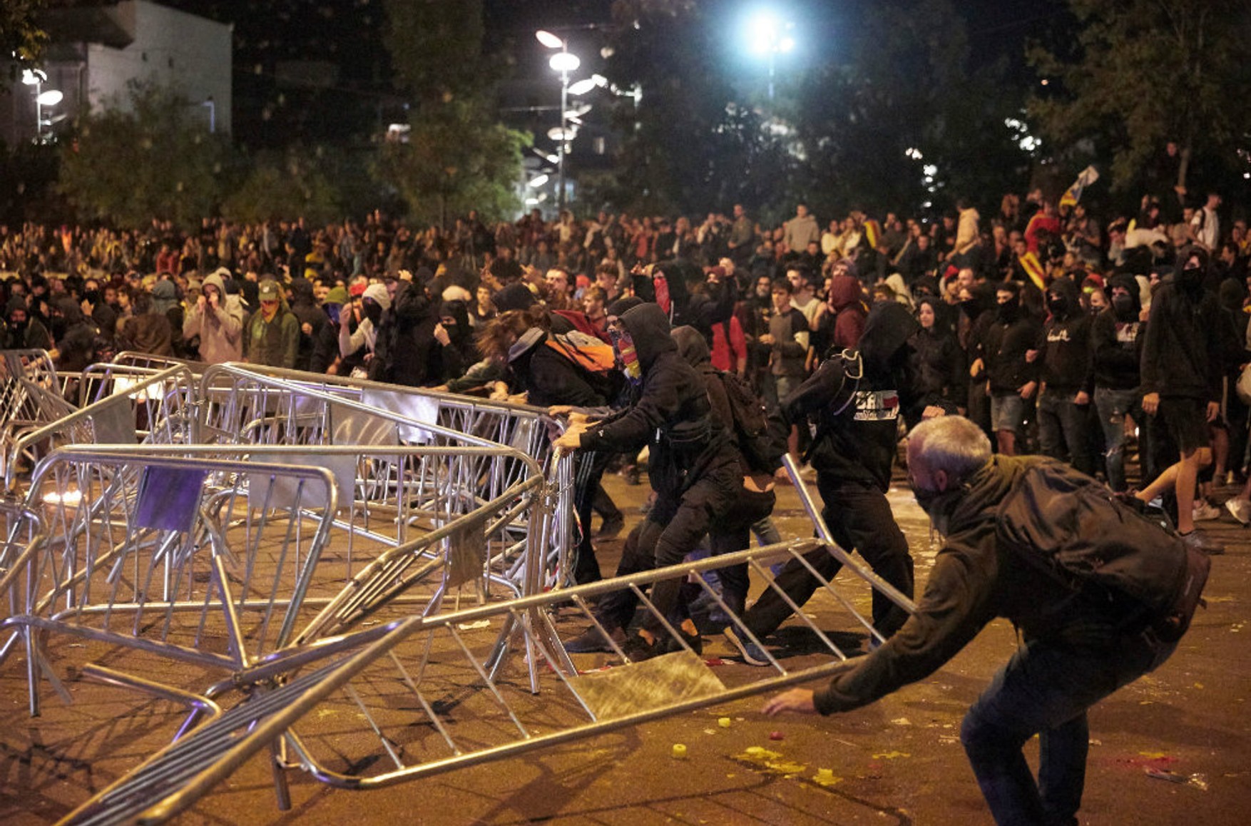 У великих містах Іспанії пройшли заворушення після арешту репера Хаселя