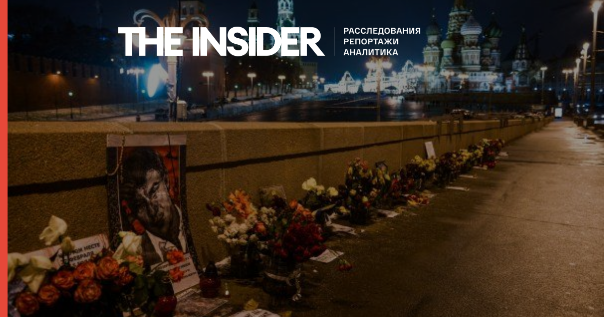 У Москві поліцейські затримали двох активістів на місці загибелі Бориса Нємцова і зачистили меморіал