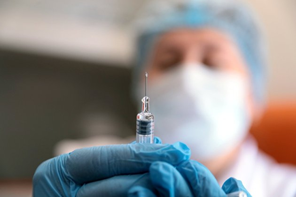 Понад 130 країн ще не отримали вакцину від COVID-19, окремі країни закупили її в надлишку - ЮНЕСКО