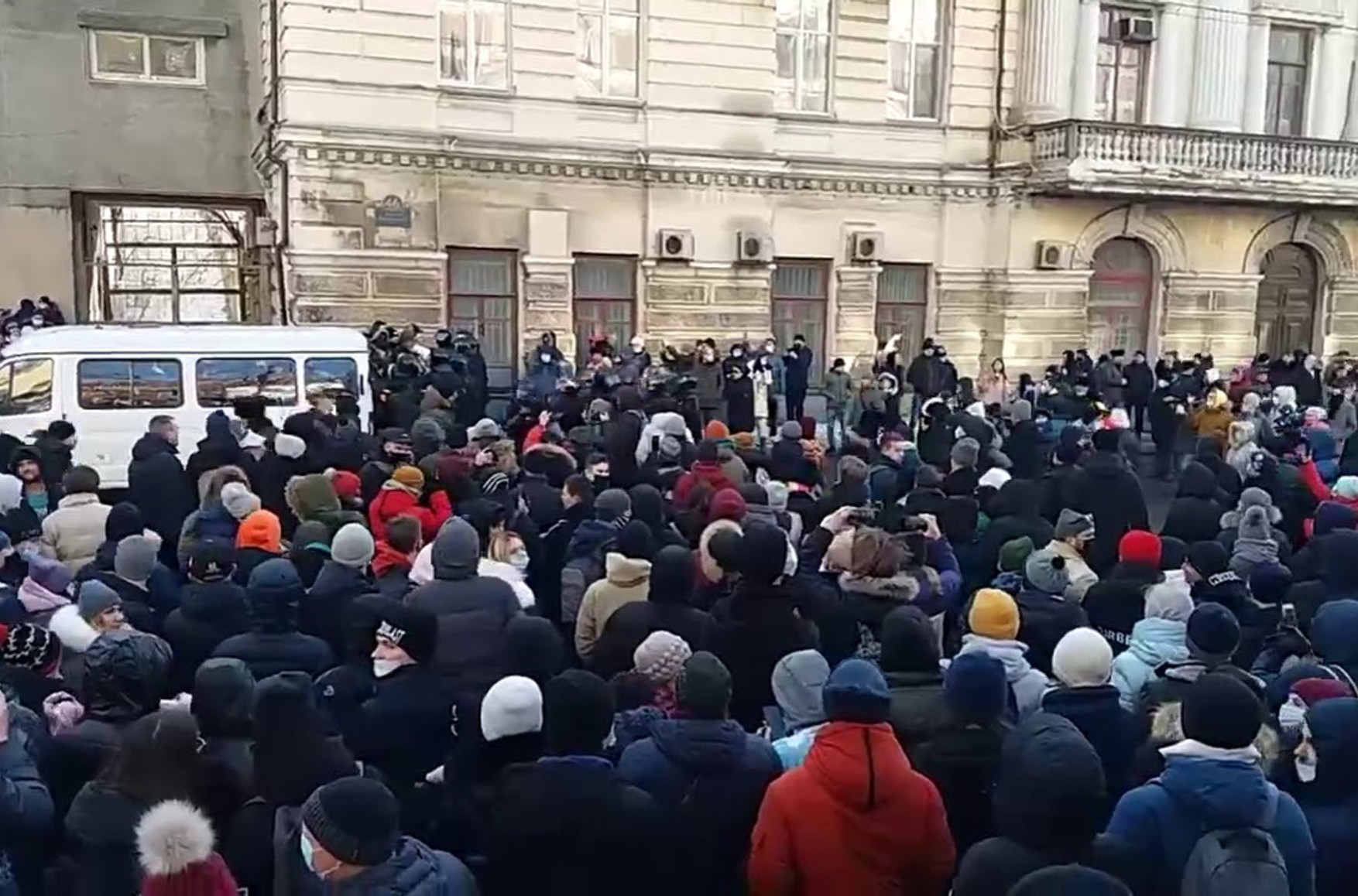 Викладач новосибірського коледжу подав до суду через звільнення після участі в акції за Навального