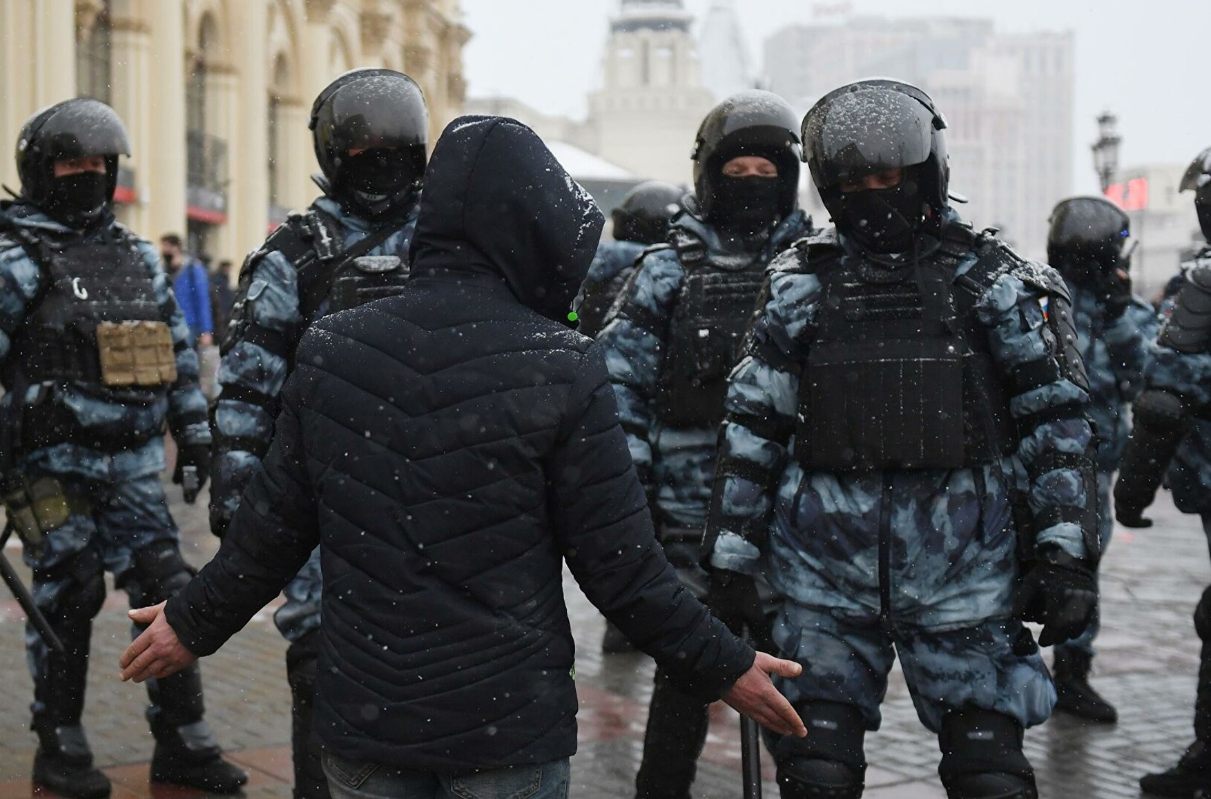 Суд засудив москвича до року колонії у справі про застосування насильства до поліцейського на мітингу 23 січня