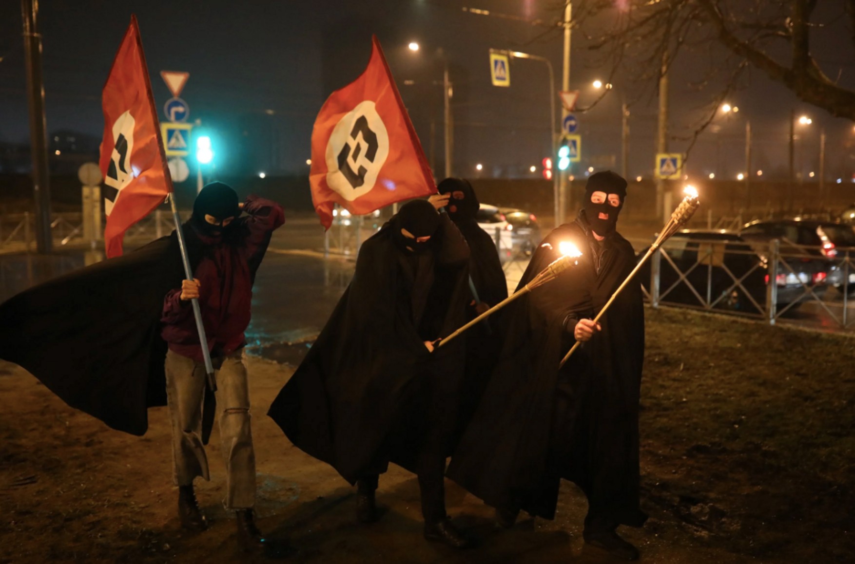 У Петербурзі затримали учасників «факельної ходи» з прапорами Роскомнадзора