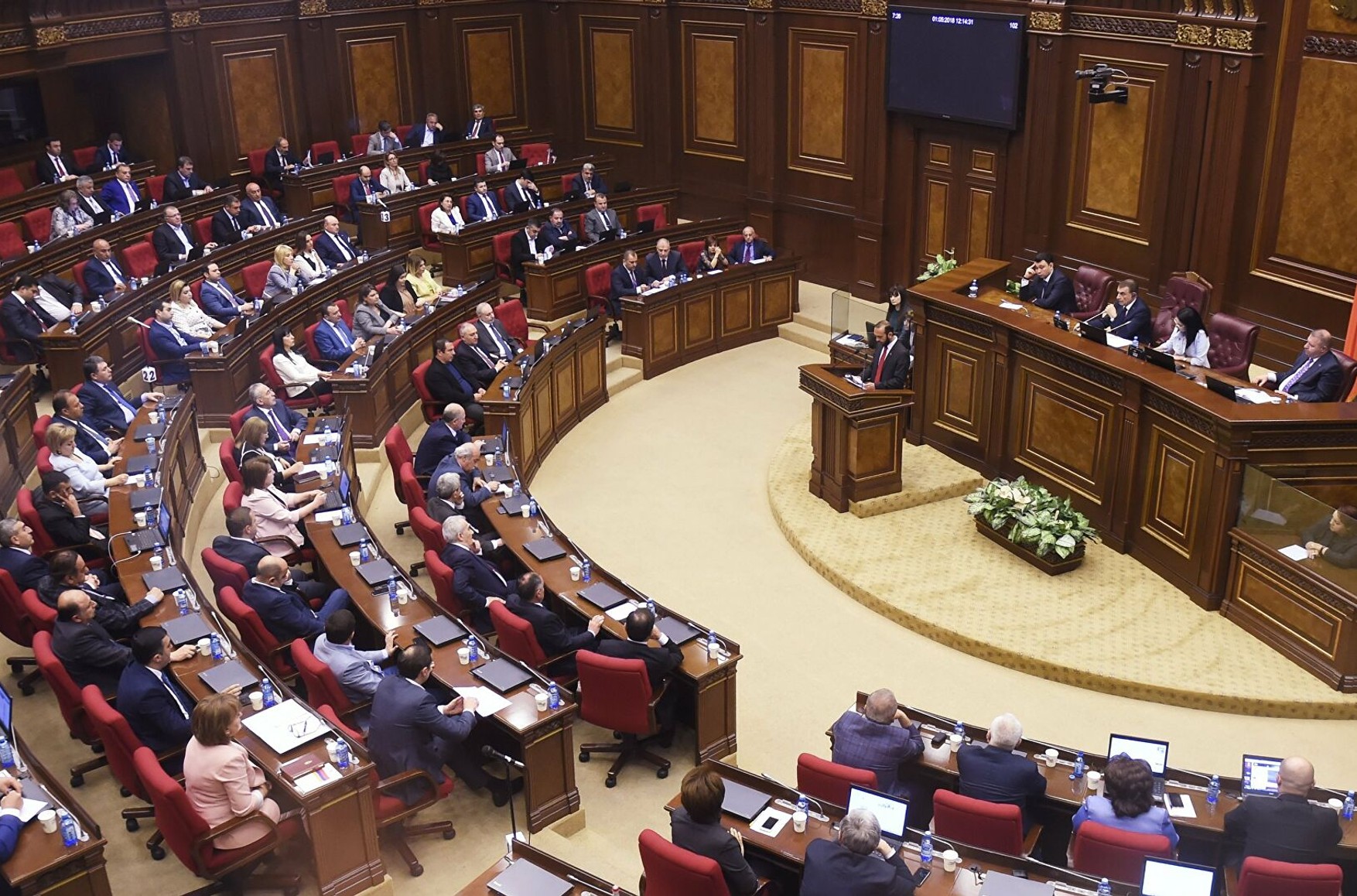 Парламент Вірменії скасував військовий стан в країні, введене через бойові дій в Нагірному Карабаху