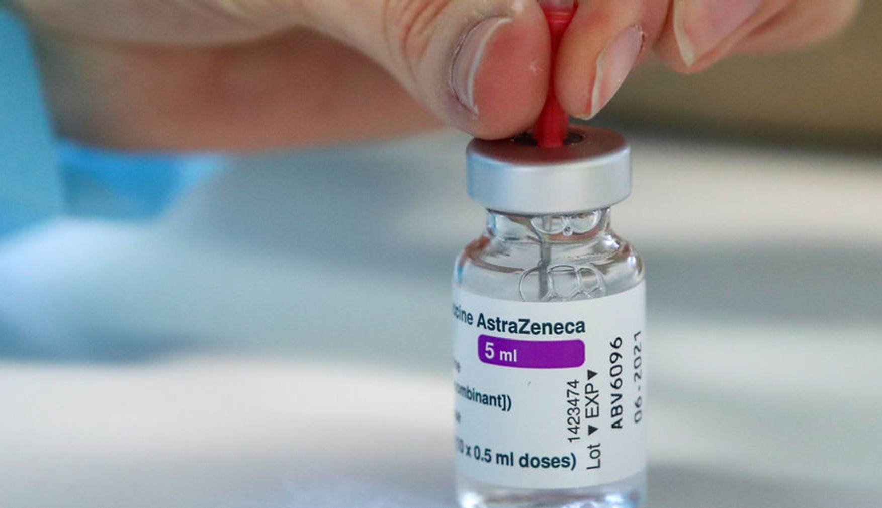 Фінляндія призупинила вакцинацію препаратом AstraZeneca