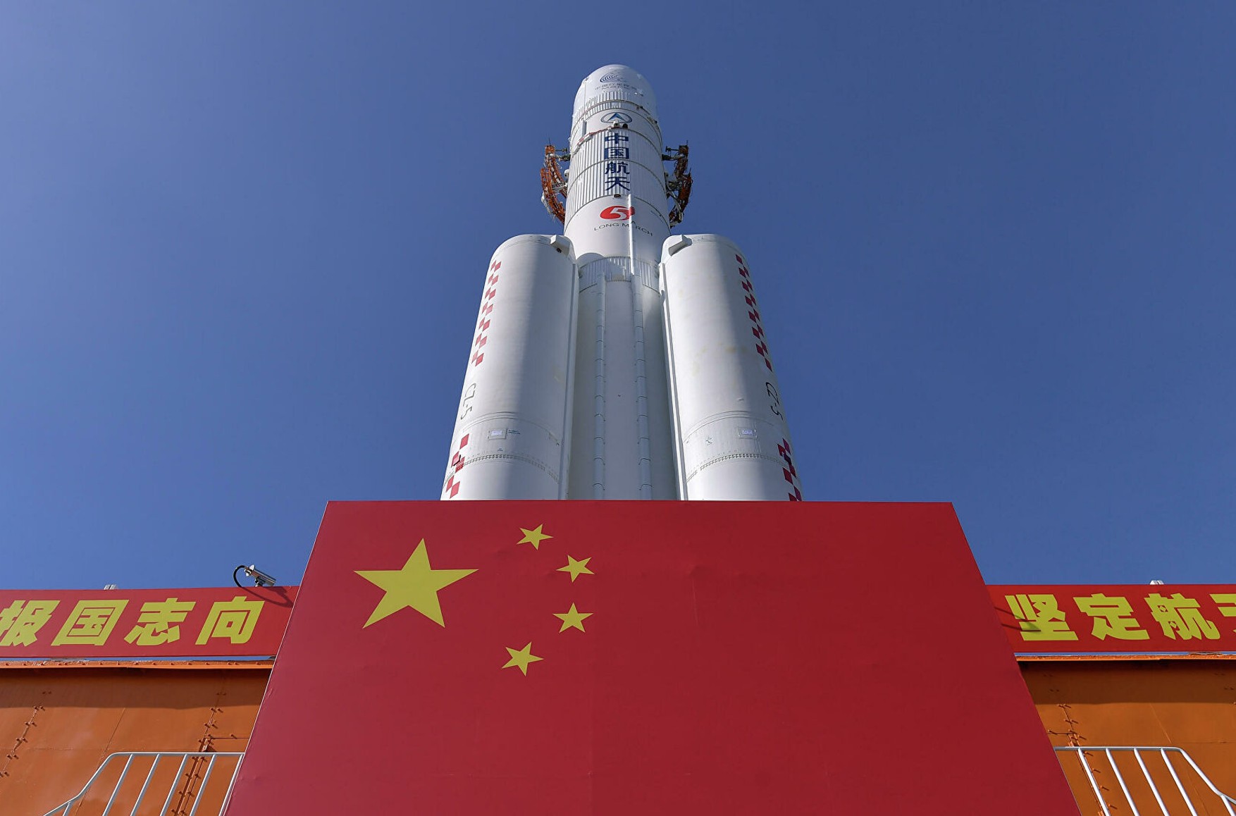 Китай готує надважку ракету для пілотованої місії на Місяць, яка запланована на 20-30 рік