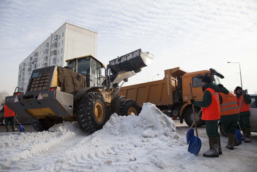 У Петербурзі проходять 40 обшуків у справі про шахрайство в зв'язку з прибиранням снігу - «Фонтанка»