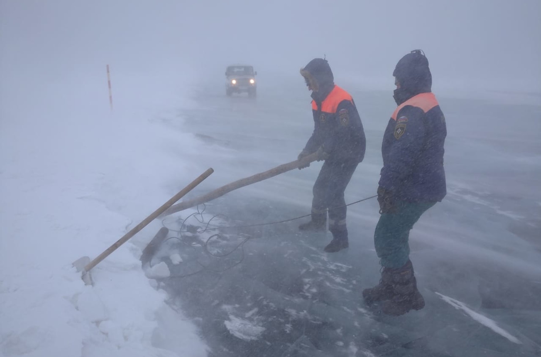Десятки іркутських селищ залишилися без електрики через снігову хуртовини