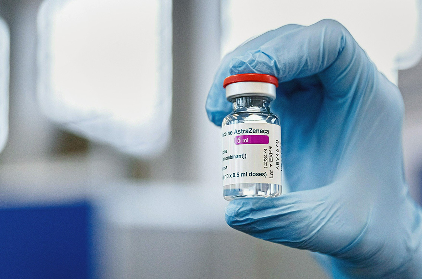 Італія слідом за Норвегією і Данією призупинила вакцинацію препаратом AstraZeneca до кінця розслідування про смертельні побічні ефекти