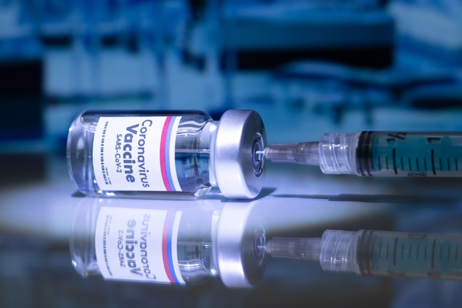 Вакцину від коронавируса «Супутник V» в РФ отримали майже 7 млн осіб