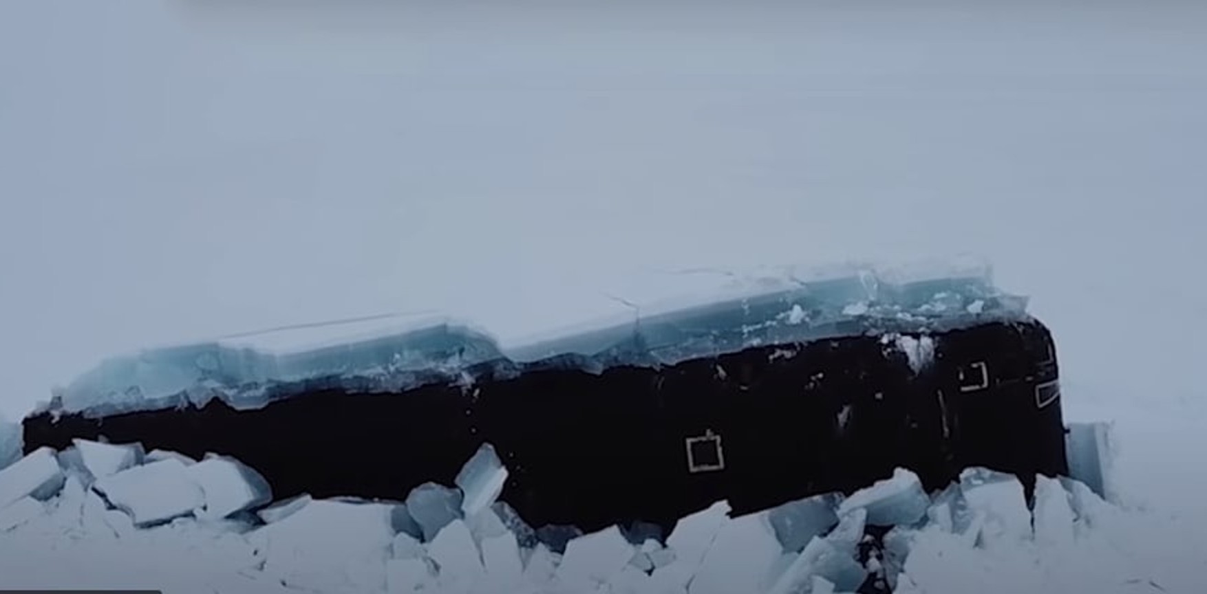 Три атомних ракетоносця з тріском спливли з-під льоду в Арктиці