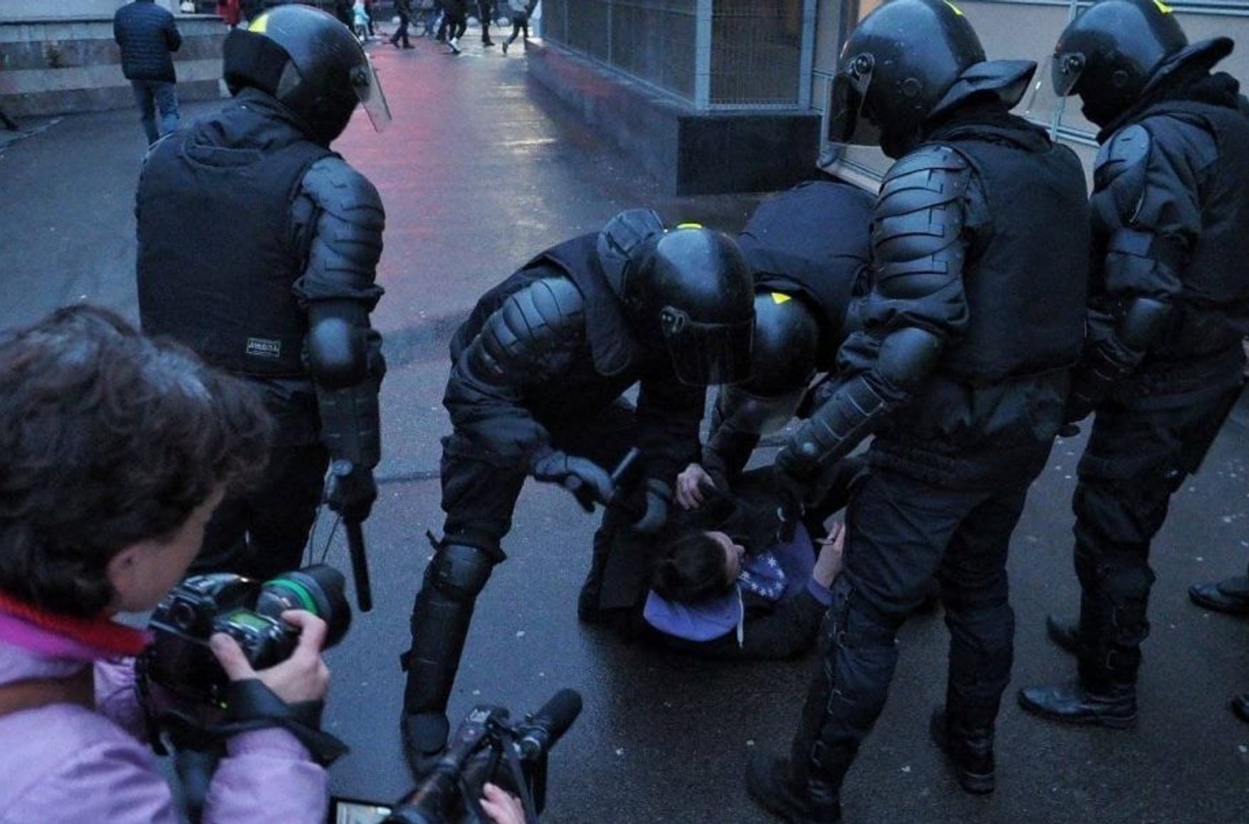 Поліція Петербурга назвала законним застосування електрошокерів проти учасників акції 21 квітня