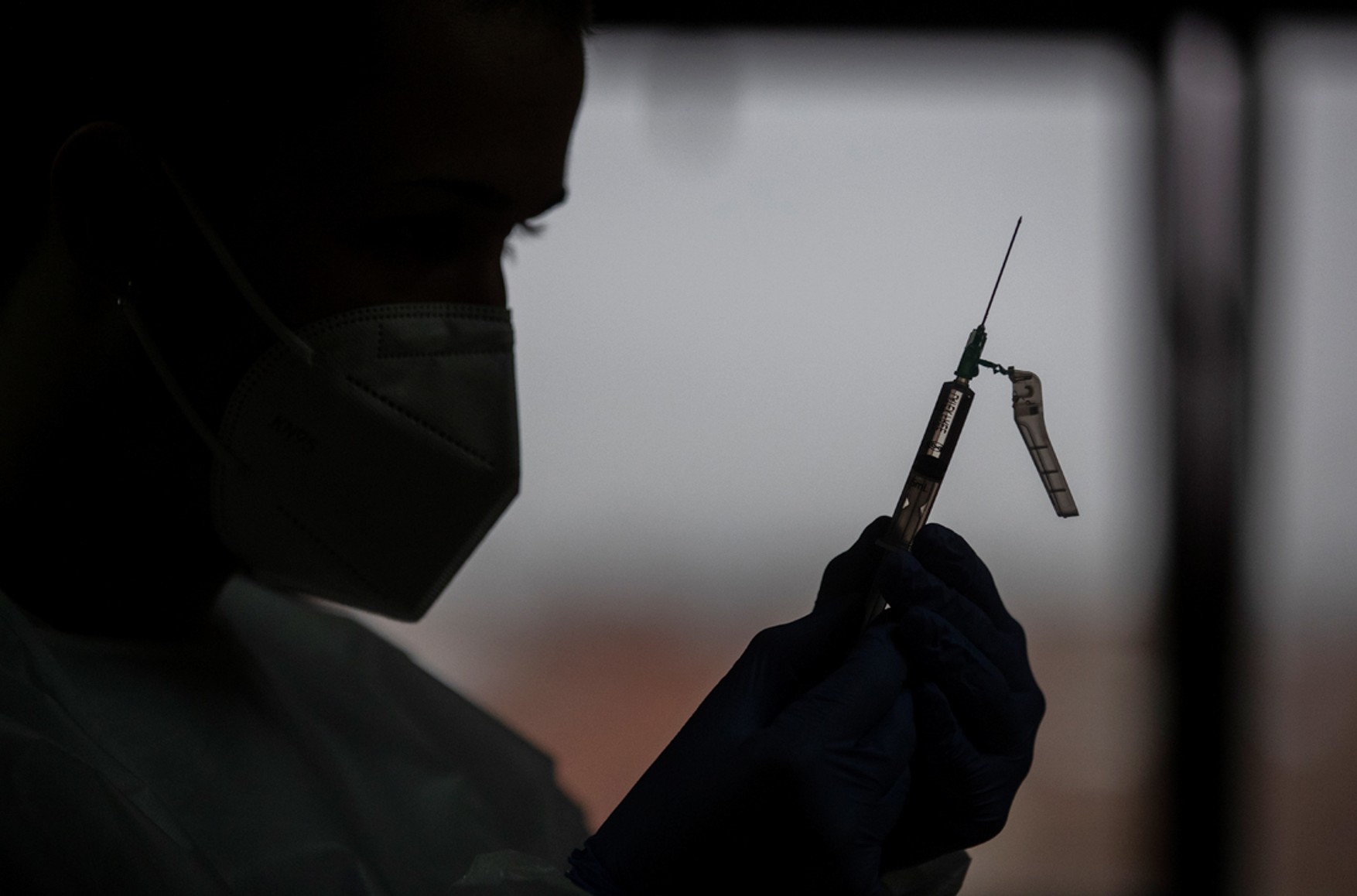 Україна уклала договір на поставку 10 млн доз вакцини проти коронавируса з компанією Pfizer
